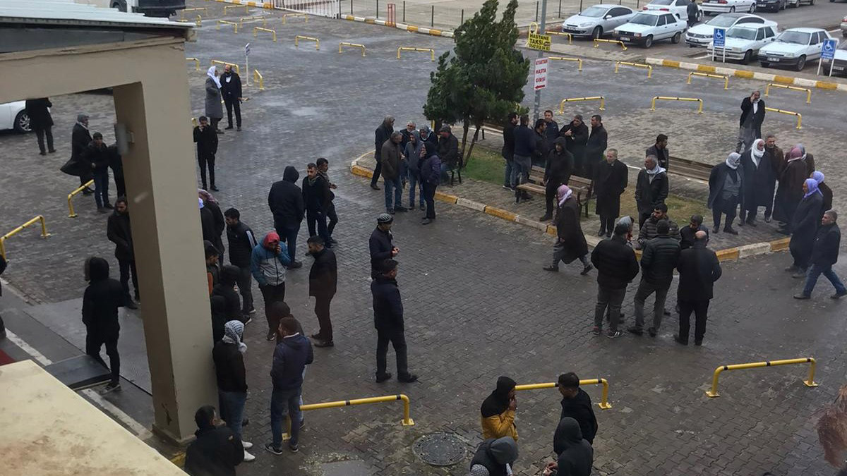 Şanlıurfa'da sokak ortasında silahlı kavga