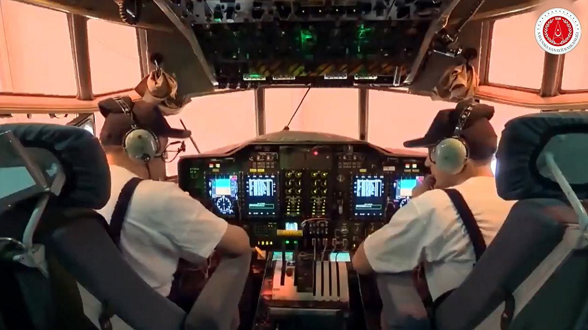 Savunma Sanayii Başkanlığı (SSB) tarafından yürütülen Erciyes Projesi kapsamında 11'inci C-130 uçağı, modernize edilerek Hava Kuvvetleri Komutanlığı'na teslim edildi.