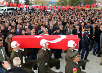 Şehit Teğmen Duabey Onur Öztürkmen toprağa verildi