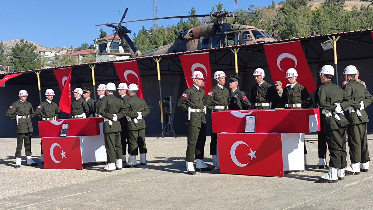 Şehitler için Şırnak'ta askeri tören