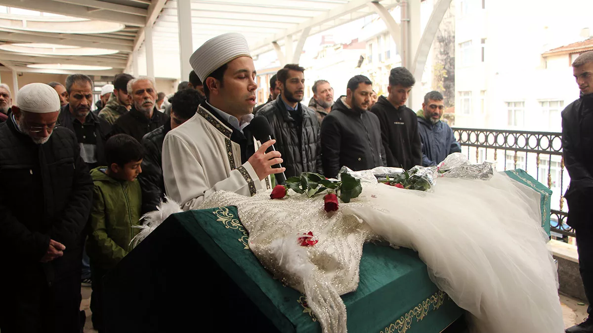 Şişli'de öldürülen tülay vural son yolculuğuna uğurlandı