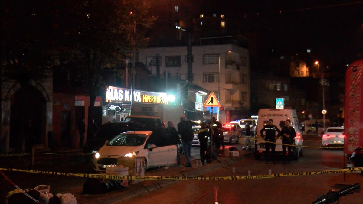 Otomobile silahlı saldırı düzenleyen kişiler kadını kaçırdı