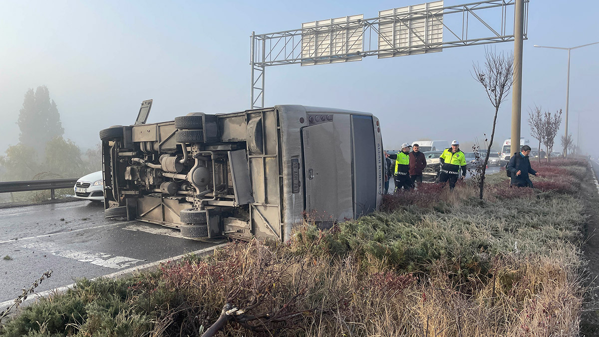 Sivas'ta buzlanma kazası; 3 yaralı