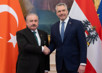 Mustafa Şentop Avusturya Başbakanı ile görüştü