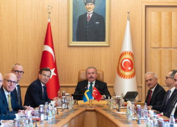 İsveç'in somut adımlar atmasını bekliyoruz