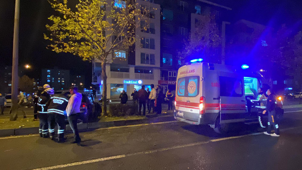 Önce minibüse sonra ağaca çarparak durabildi