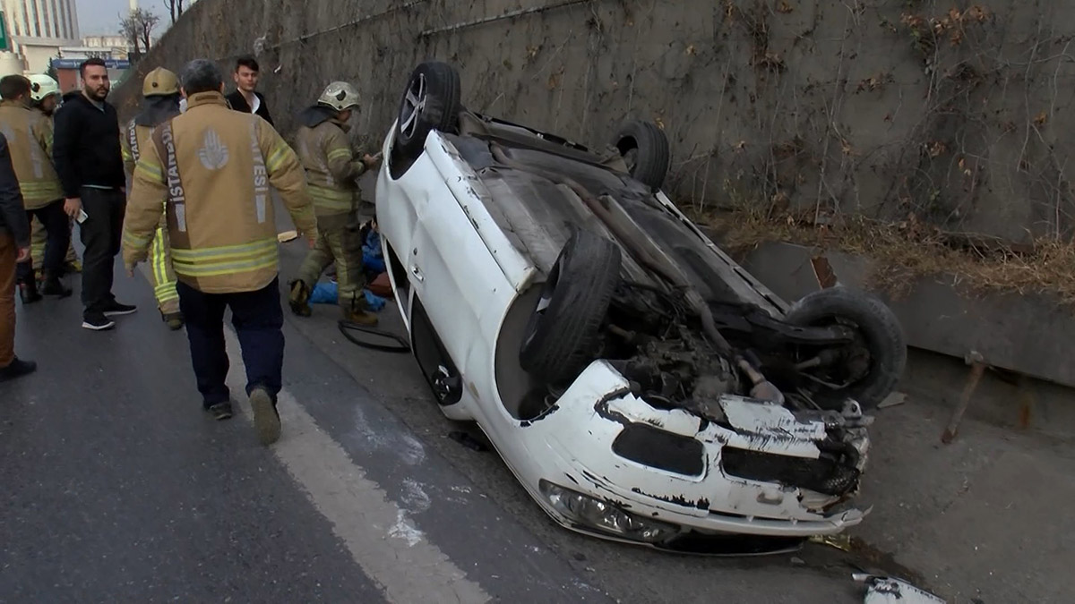 Bağcılar TEM Otoyolu'nda kaza; 6 yaralı