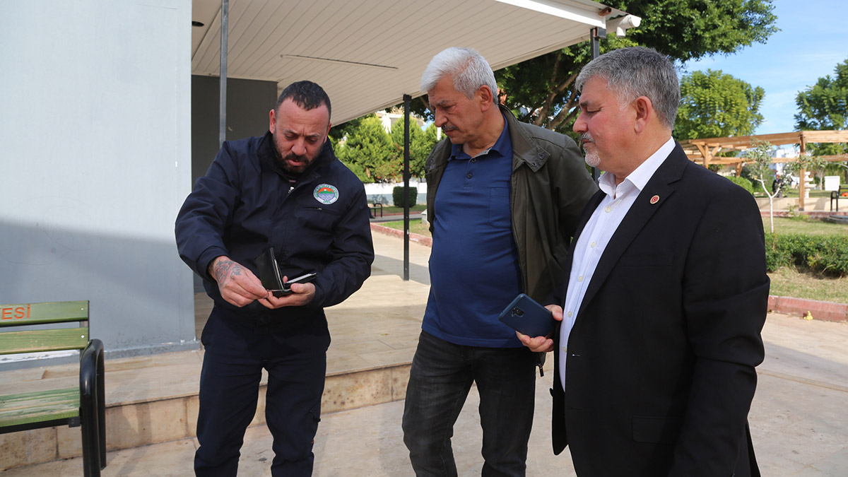 Temizlik işçisinden örnek davranış