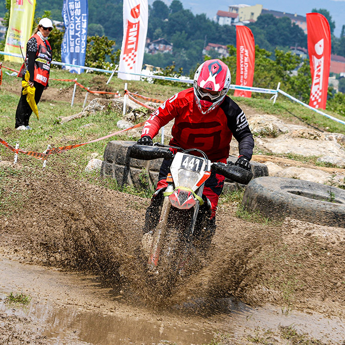Türkiye Enduro ve ATV Şampiyonası 19-20 Kasım tarihlerinde Kapadokya’nın giriş kapısı olarak anılan Soğanlı Vadisi’nde ilk kez yapılacak.