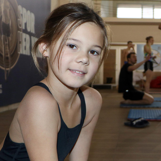 Ukraynalı İşitme Engelli yüzücüler kampa girdi