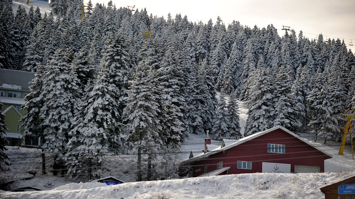 Uludağ'da kar kalınlığı 3 santimetreye ulaştı