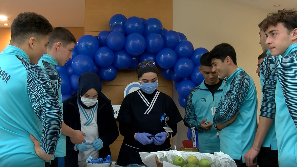 Medicana International İstanbul Hastanesi Endokrinoloji Uzmanı Dr. Nujen Bozkurt'tan ‘karbonhidratlı gıdalardan uzak durun’ uyarısı.