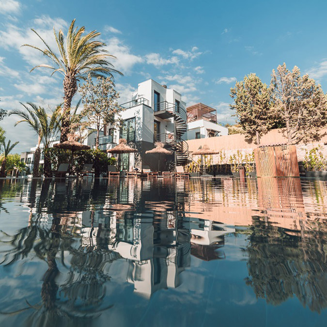 Paylaşımlı mülkiyet yatırım modeli V Club, Bodrum ve Alaçatı’da bulunan otellerini küçük yatırımcıların ortaklığına açtı.