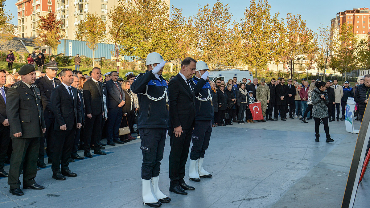 Atatürk ölümünün 84'üncü yıl dönümünde Beylikdüzü'nde anıldı