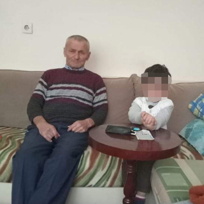 Ordu'nun Altınordu ilçesinde yayaya çarpıp ölümüne neden olan alkollü sürücü, otomobilin kırık farından yakalandı.