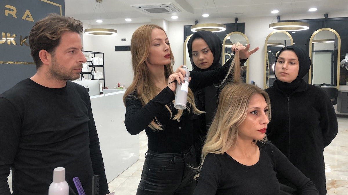 Saç akademisi kadın adayları destekliyor