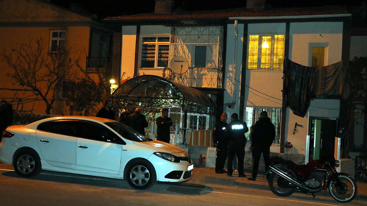 Pompalı tüfekle vurularak ağır yaralandı