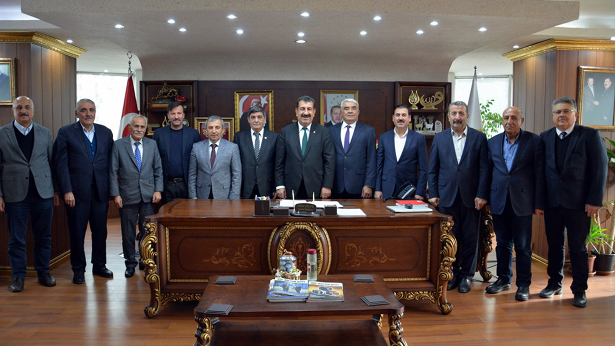 TÜDKİYEB Genel Başkanı Nihat ÇELİK, "Et ve Süt Konseylerinin sektörümüze faydası yok. Et ve Süt Konseylerinde koyun ve keçinin yeri yok. Koyun ve keçinin olmadığı yerde biz de olmayız" dedi.