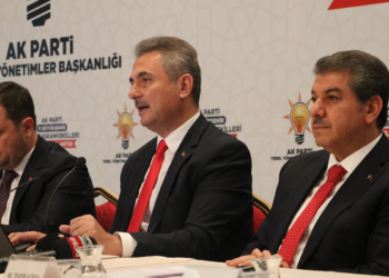 11 AK Parti'li grup başkan vekilinden açıklama