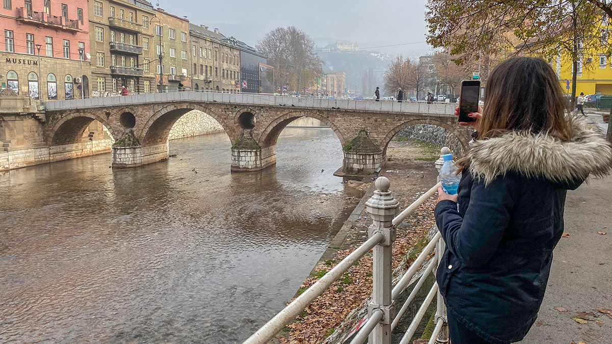 Tarihi Latin Köprüsü ziyaretçileri ağırlıyor