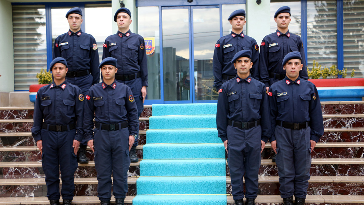 4 ikiz kardeş, aynı yerde asker