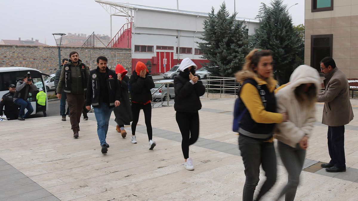 50 milyon liralık dolandırıcılık şüphelileri adliyede