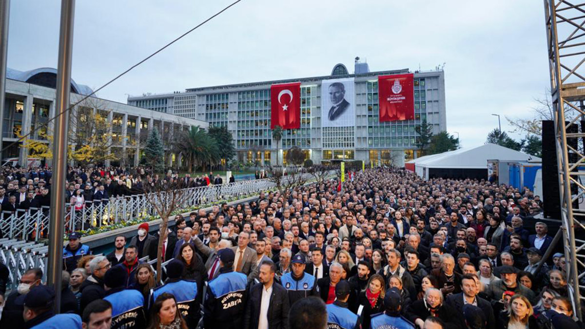 6'lı masa İmamoğlu'na destek için Saraçhane'de toplandı