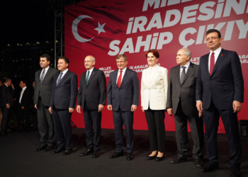 6'lı masa İmamoğlu'na destek için Saraçhane'de toplandı