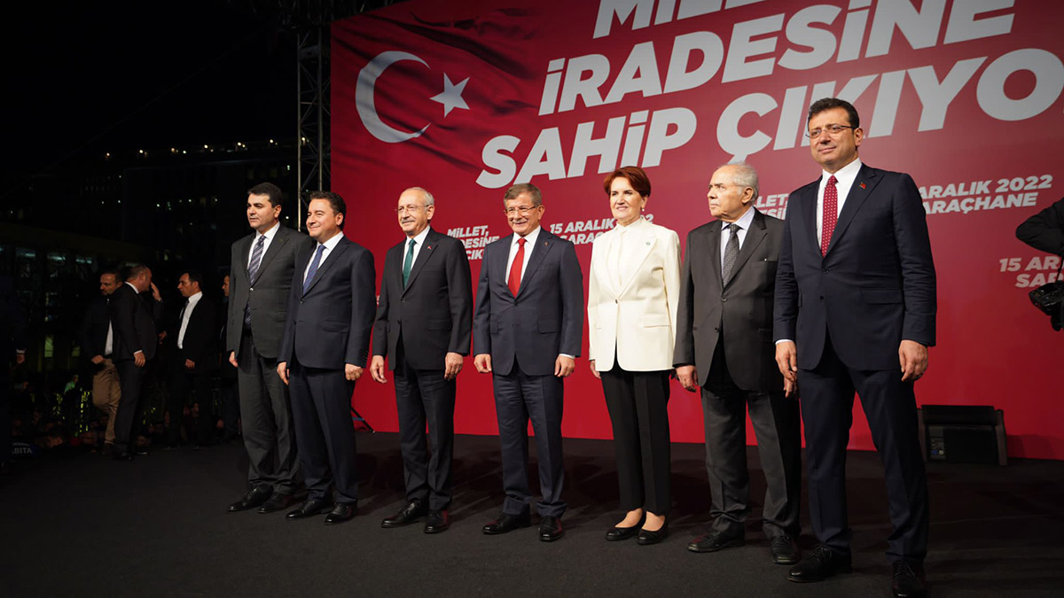 6'lı masa İmamoğlu'na destek için Saraçhane'de toplandı