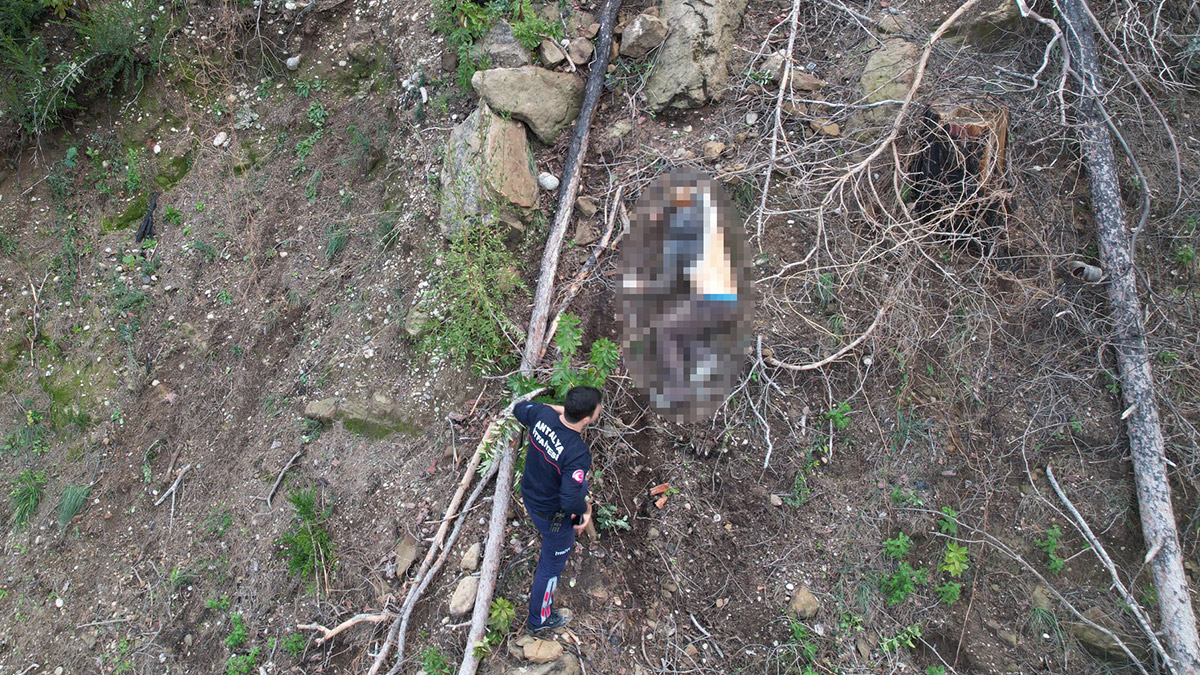 70 metrelik uçurumdan düşen adam öldü