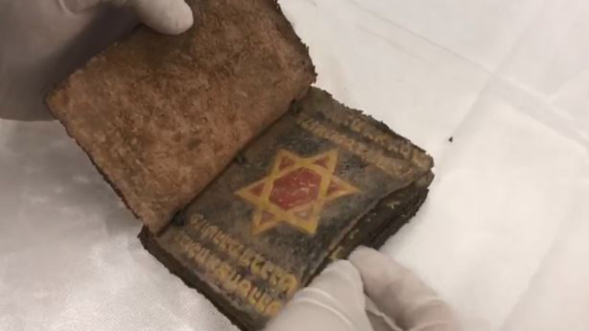 El yazması Tevrat'ı satmaya çalışan şüpheli gözaltında