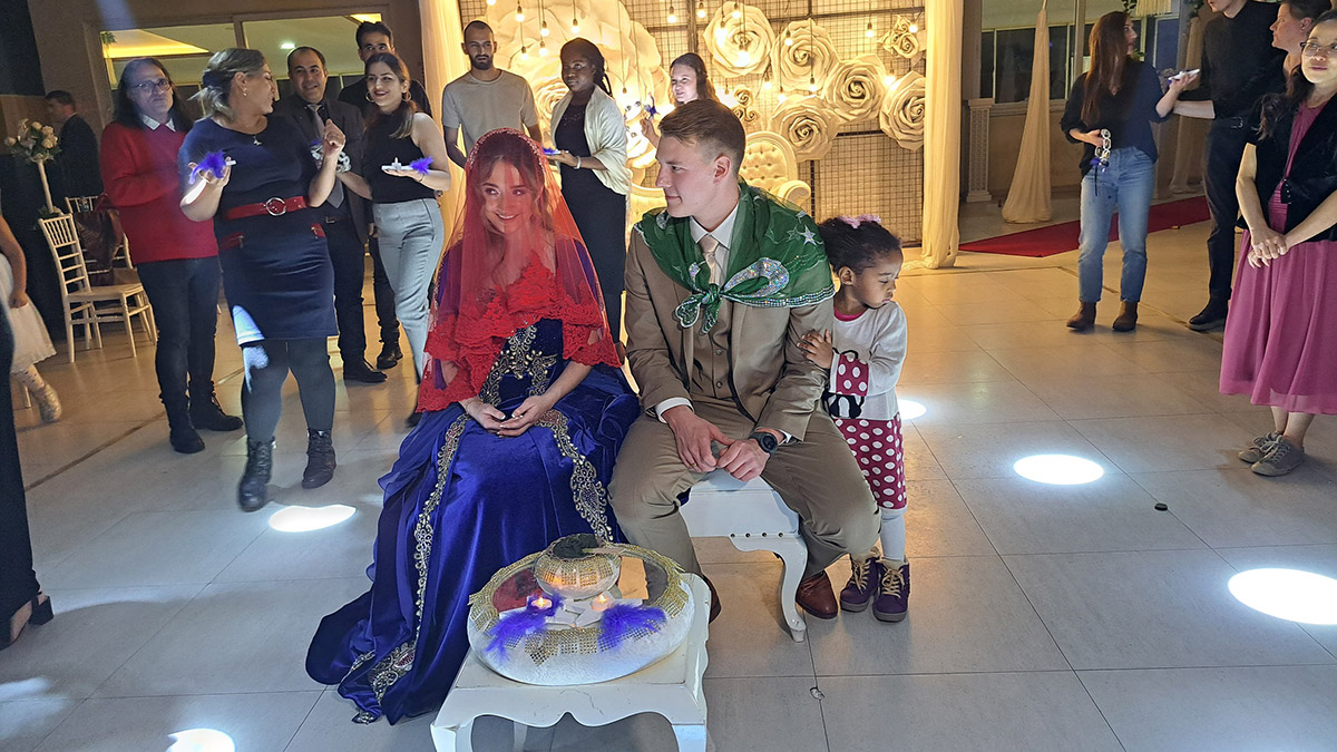 ABD’li çifte kına gecesi