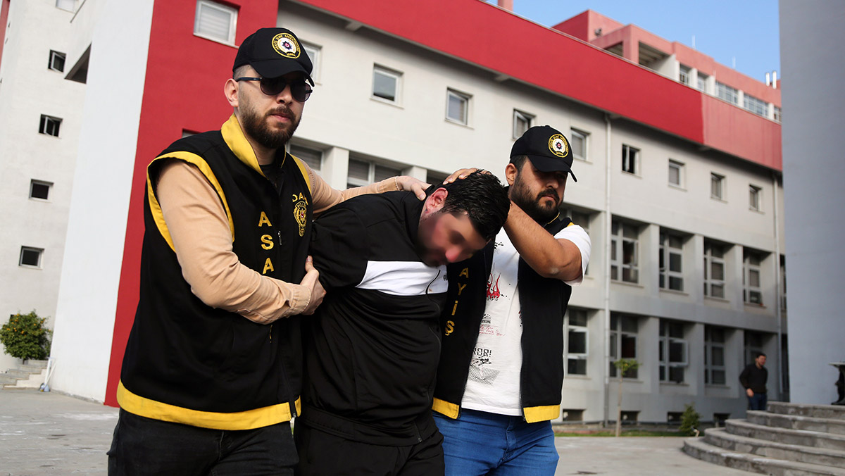 ANAP Adana İl Başkanlığı binası kundaklandı