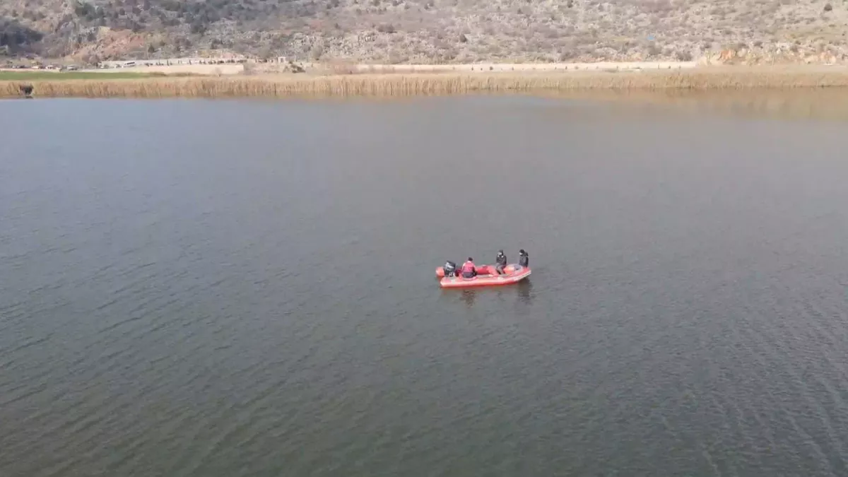 Alabora olan teknede kaybolan kisinin cesedi bulundud - yaşam - haberton