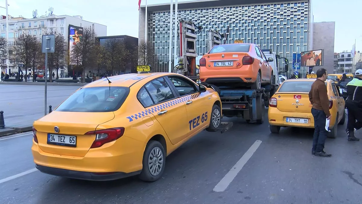 Araci trafikten men edilen taksici polisle tartistiz - yaşam - haberton
