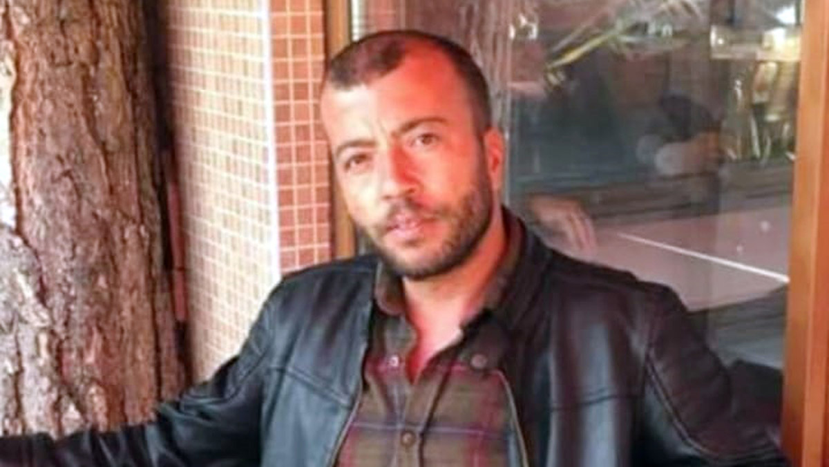 Arkadaşını bıçaklayarak öldürüp teslim oldu