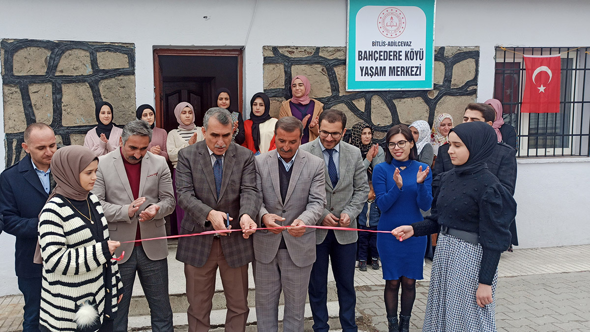 Atıl kalan ilkokul 'Köy Yaşam Merkezi' oldu