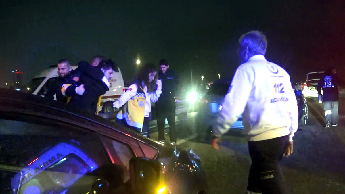 Avcılar'da kaza sonrası kaza; 4 kişi yaralandı