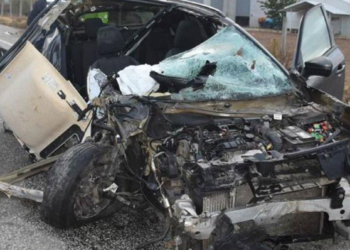Aydın'da otomobil traktöre çarptı: 1 ölü, 1 yaralı