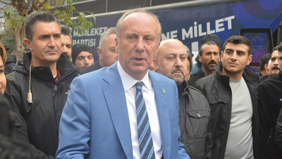 Başörtüsü diyerek hayat pahalılığının üstünü örtüyorlar