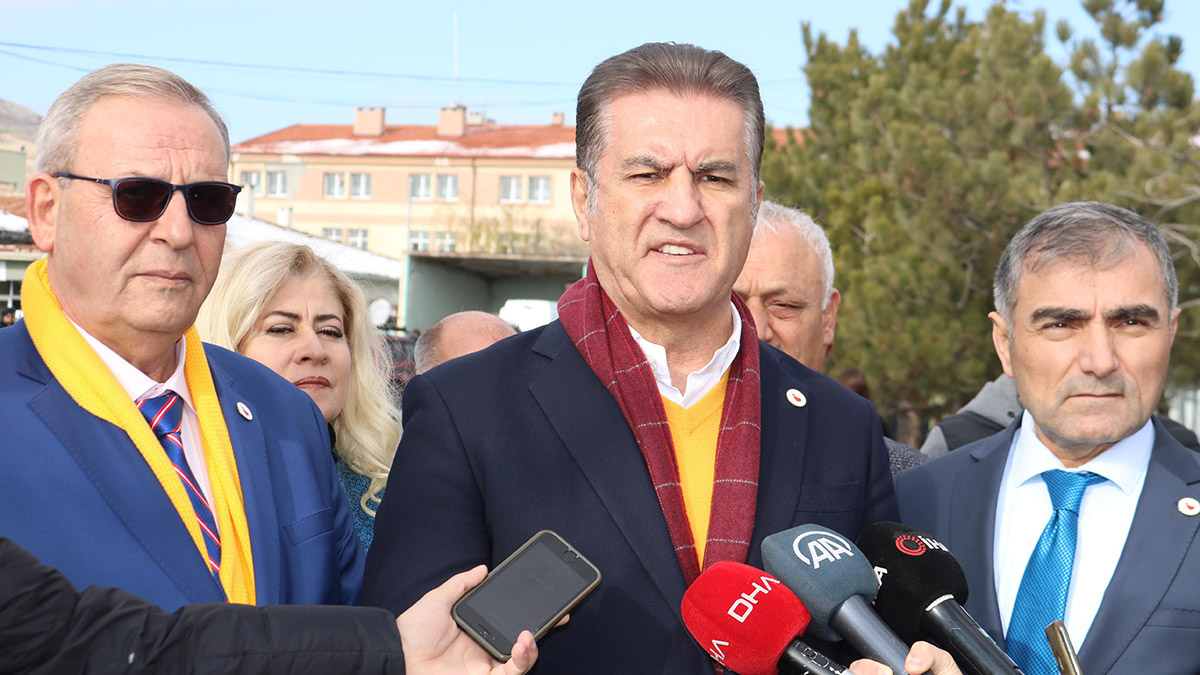 Belediye başkanlarını şantiyelerde görmek istiyoruz