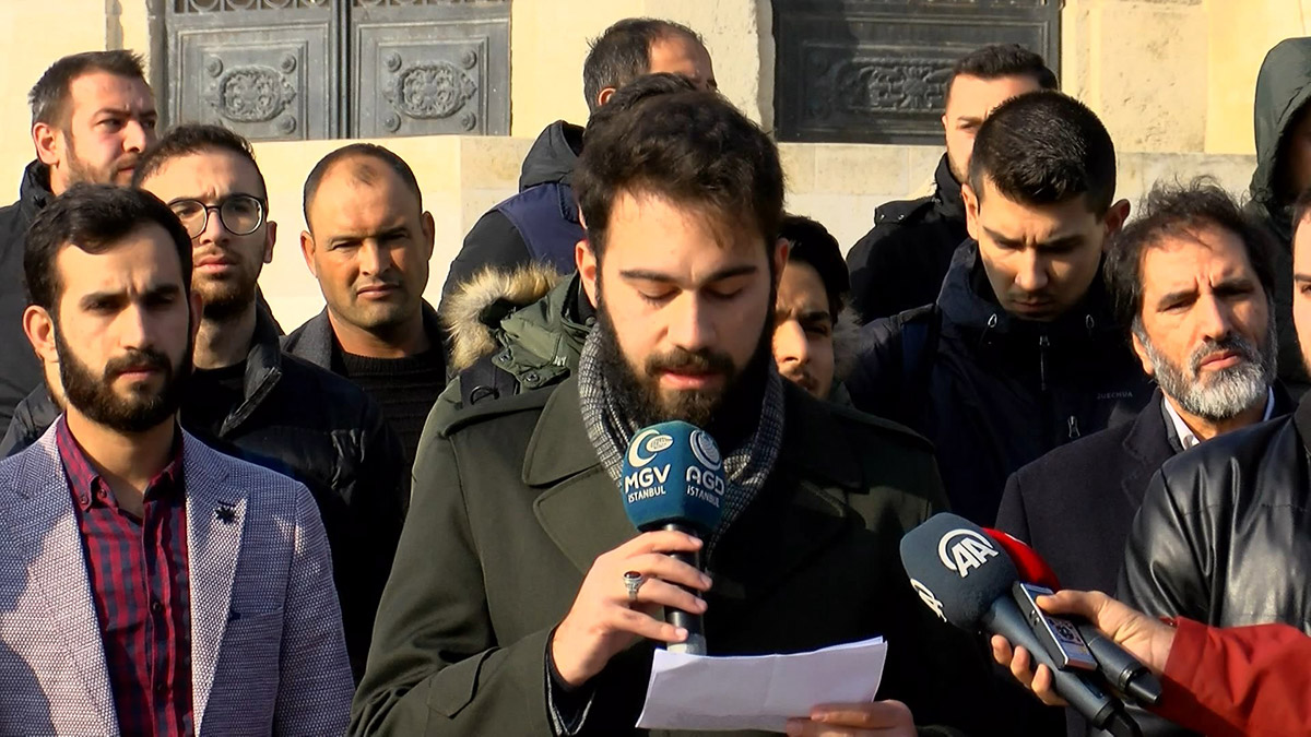 Beyazıt'ta yılbaşı kutlaması karşıtı açıklama