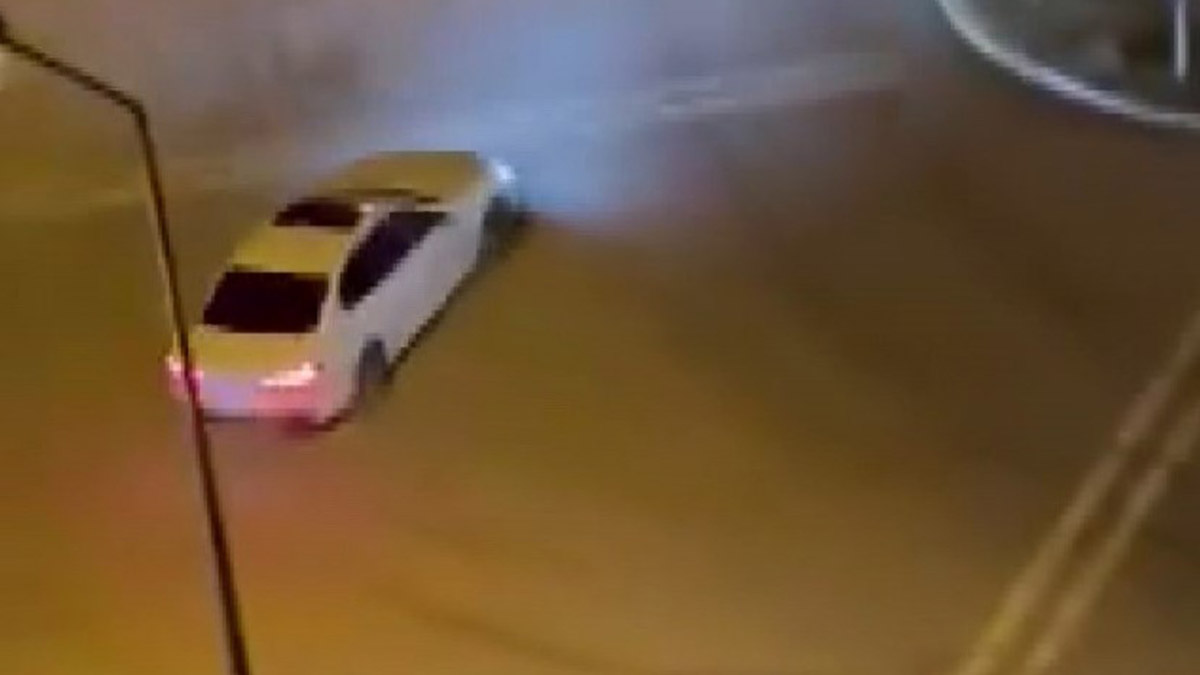 Beylikdüzü'nde kavşakta drift kamerada 