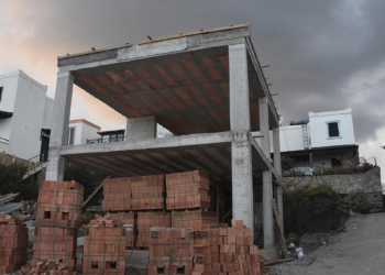 Bodrum'da sitede 'kaçak yapı' gerginliği