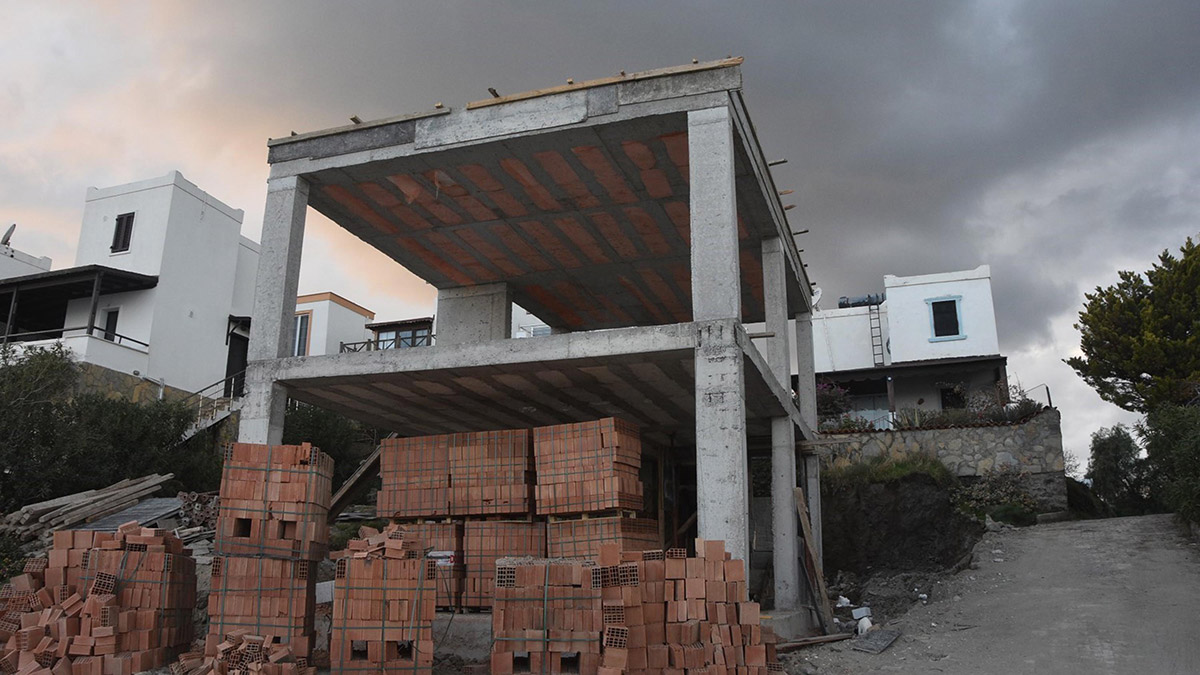 Bodrum'da sitede 'kaçak yapı' gerginliği