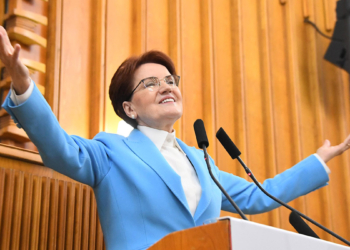 Bu karar Türk demokrasisine vurulmuş darbedir