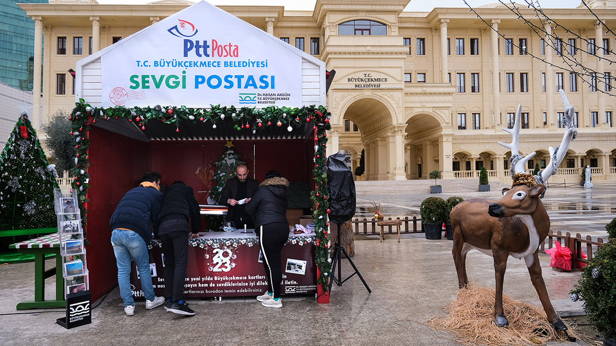 Büyükçekmece’de vatandaşlardan Sevgi Postanesi