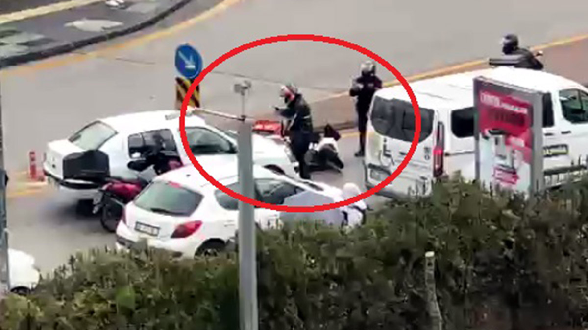 Çarptığı kurye ve arkadaşının üzerine sürüp kaçtı