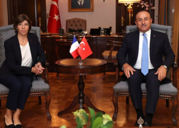 Çavuşoğlu, Fransa Dışişleri Bakanı ile görüştü