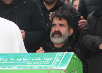 Çaycı Hüseyin'in annesi son yolculuğuna uğurlandı